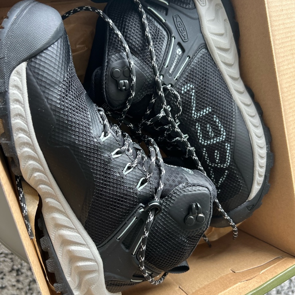 Keen Black Athletic Shoes with Mesh Upper and Sturdy Sole